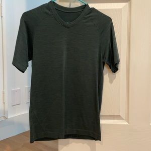 Men’s Lululemon Shirt Xsmall